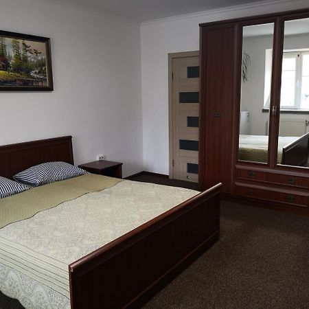 Apartments Like Hotel Černivci Esterno foto