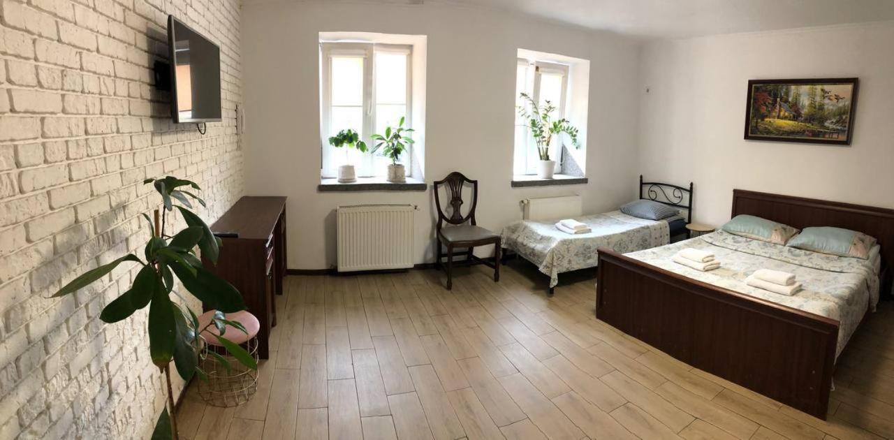 Apartments Like Hotel Černivci Esterno foto