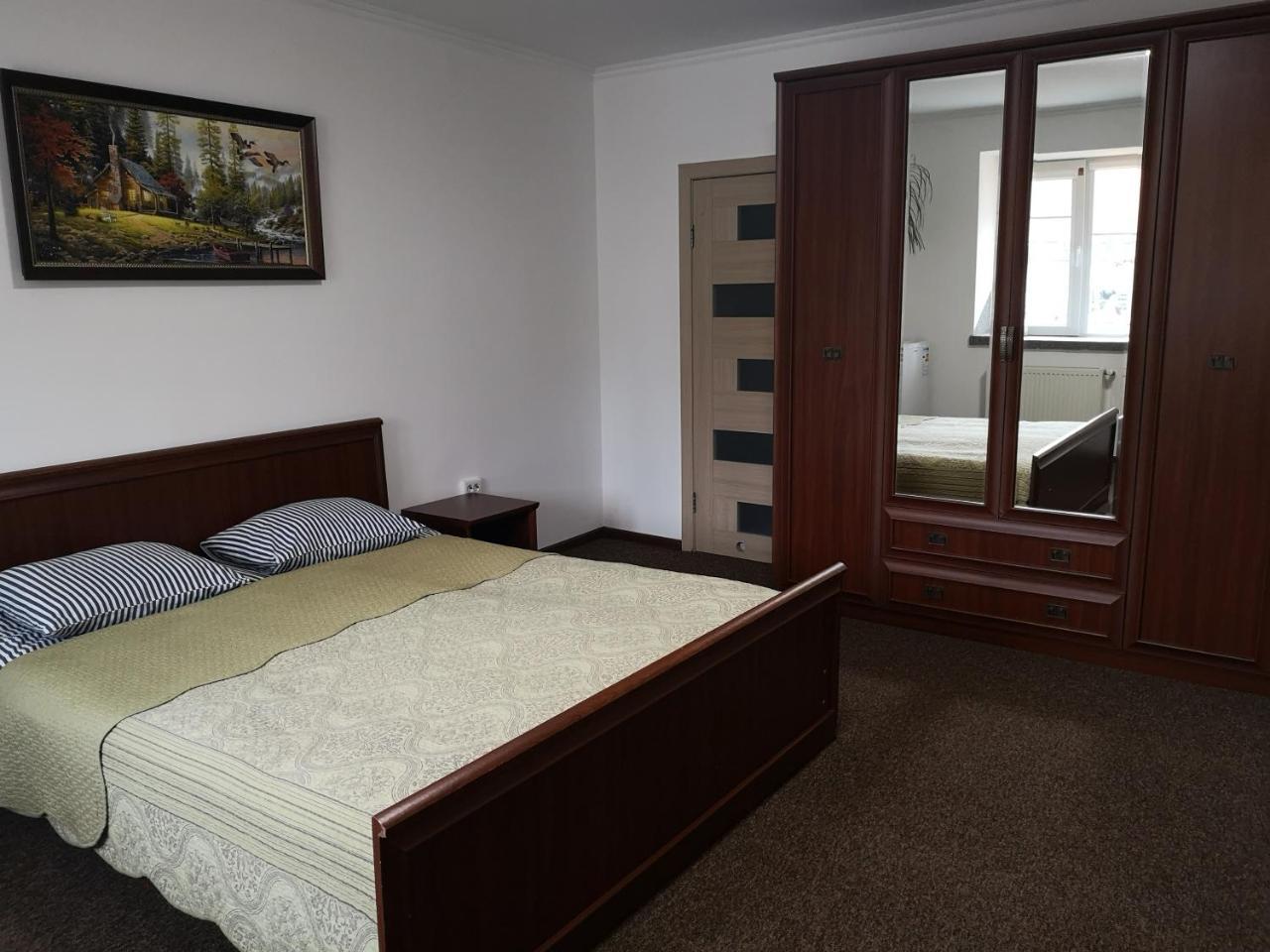 Apartments Like Hotel Černivci Esterno foto