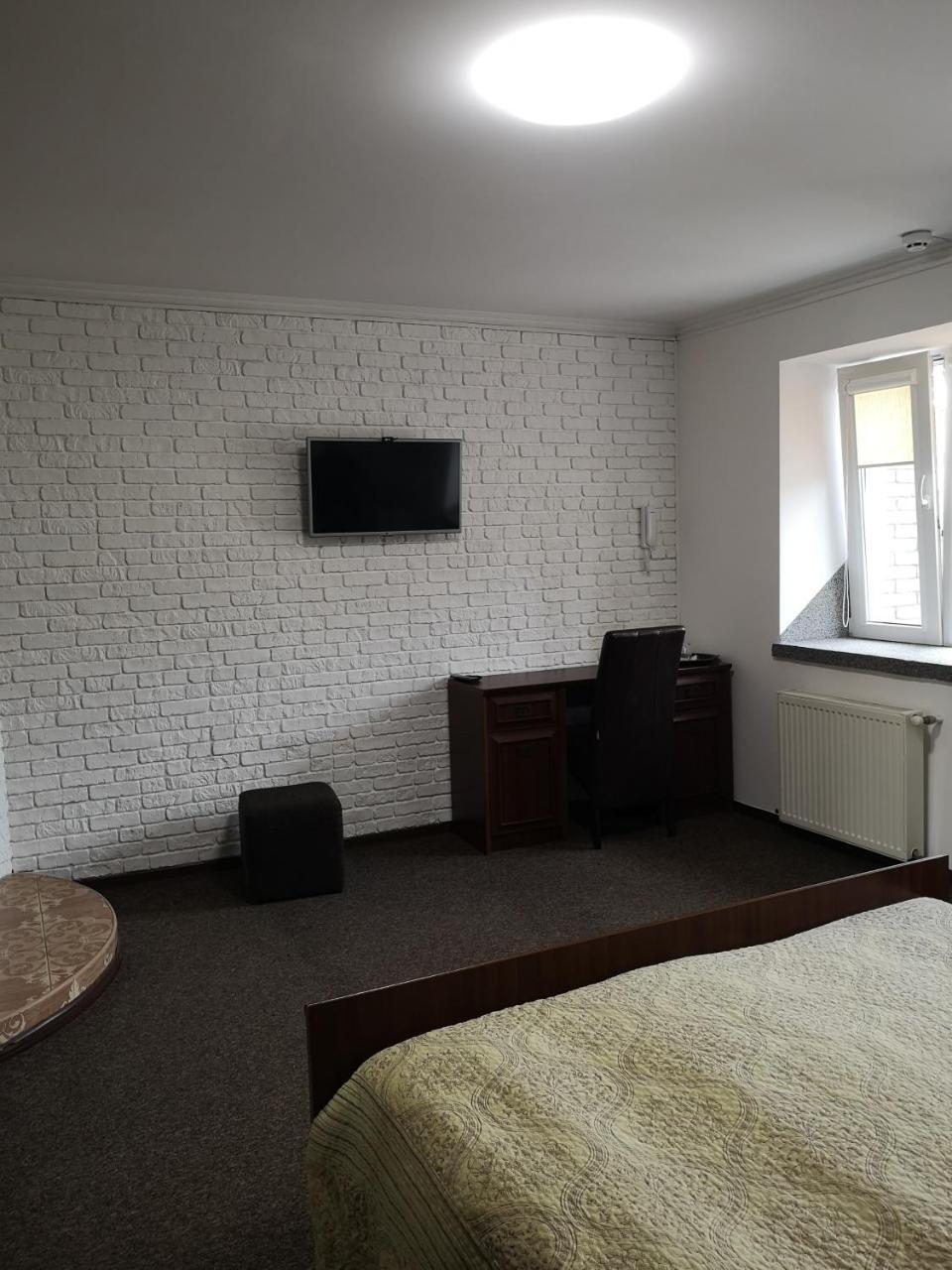 Apartments Like Hotel Černivci Esterno foto