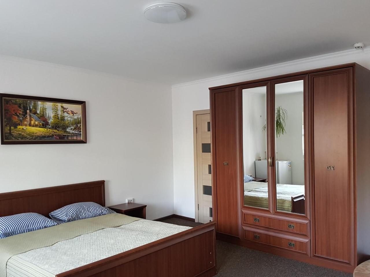 Apartments Like Hotel Černivci Esterno foto