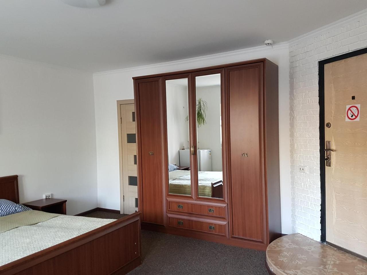 Apartments Like Hotel Černivci Esterno foto